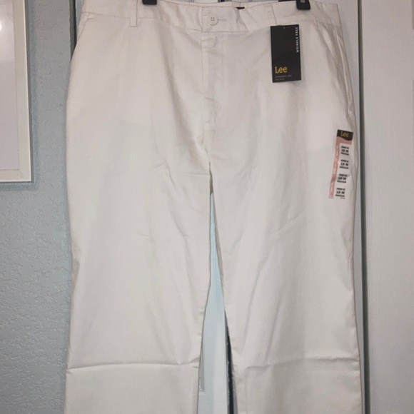Lee Women’s White Straight Leg Mid Rise Pant - Picture 1 of 5